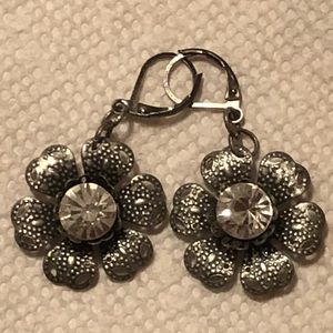 faux marcasite flower earrings w/rhinestone center